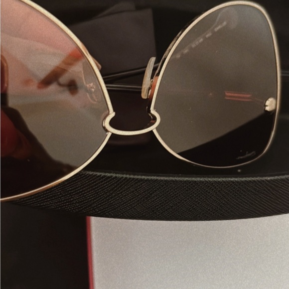 Sunglasses Salvatore Ferragamo - Picture 4 of 5